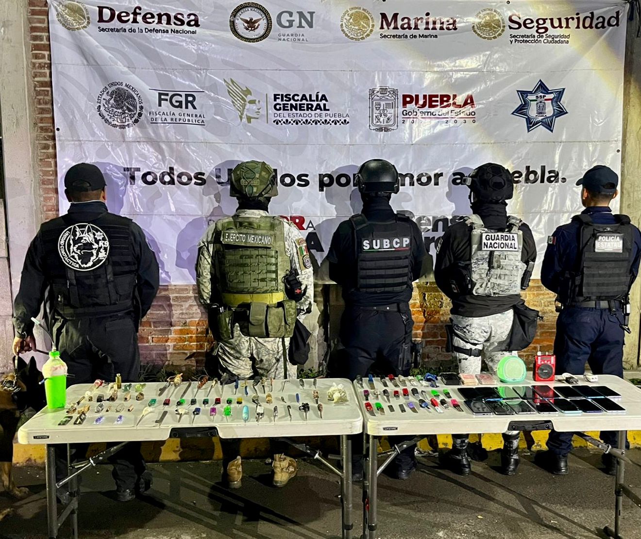 Decomisan celulares y armas punzo cortantes en revisión a penales