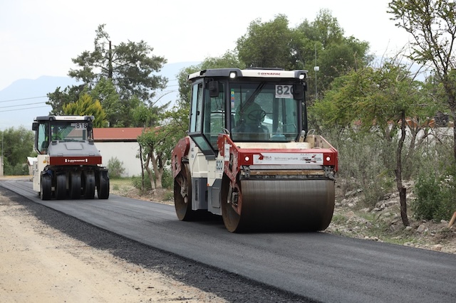 Llega el desarrollo y progreso a Tecali de Herrera con pavimentación