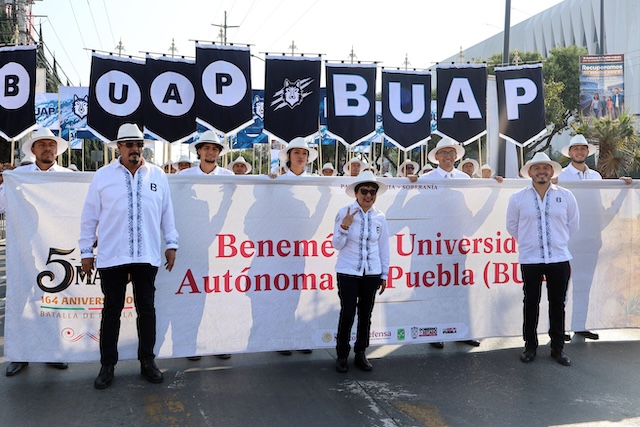Buap sumada a la Fiesta Cívica de los poblanos