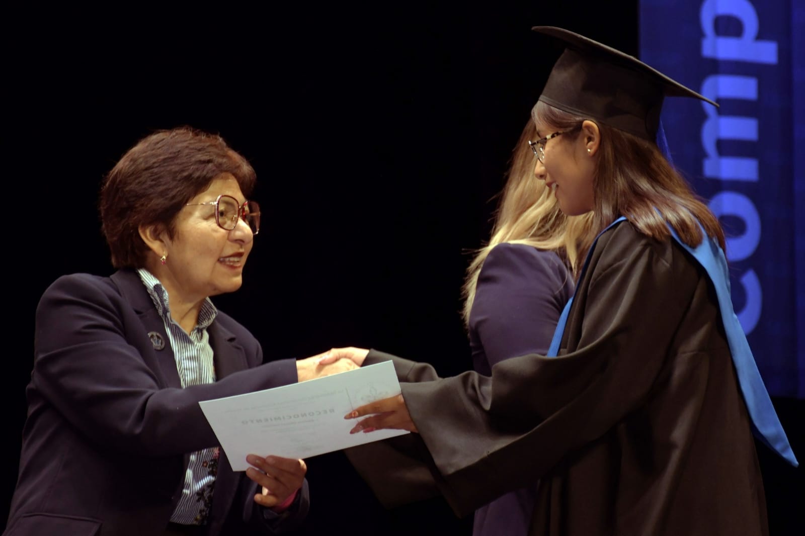 478 alumnos de nivel medio superior de la BUAP concluyen estudios