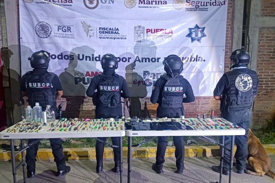 Celulares, armas y drogas: Así fue la sorpresiva revisión al interior del penal de Puebla