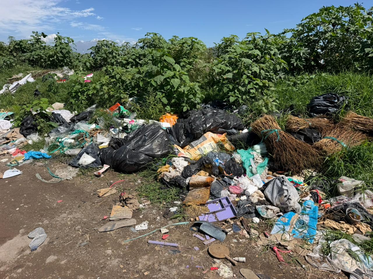 Gobierno de San Pedro Cholula combate tiraderos clandestinos  en la Magdalena