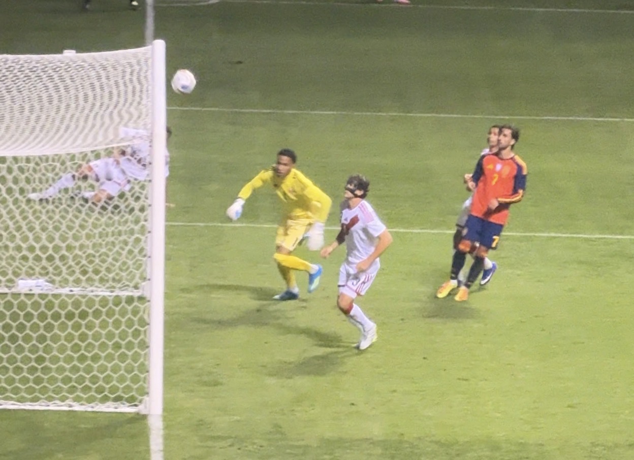 ¡España arrolla 3-1 a Perú y el Cuauhtémoc vibra como en sus mejores noches!