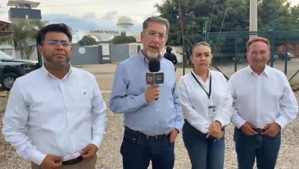 Sigue pleito de regidores de Acatlán vs su alcaldesa, se negaron a sentarse con gobernación