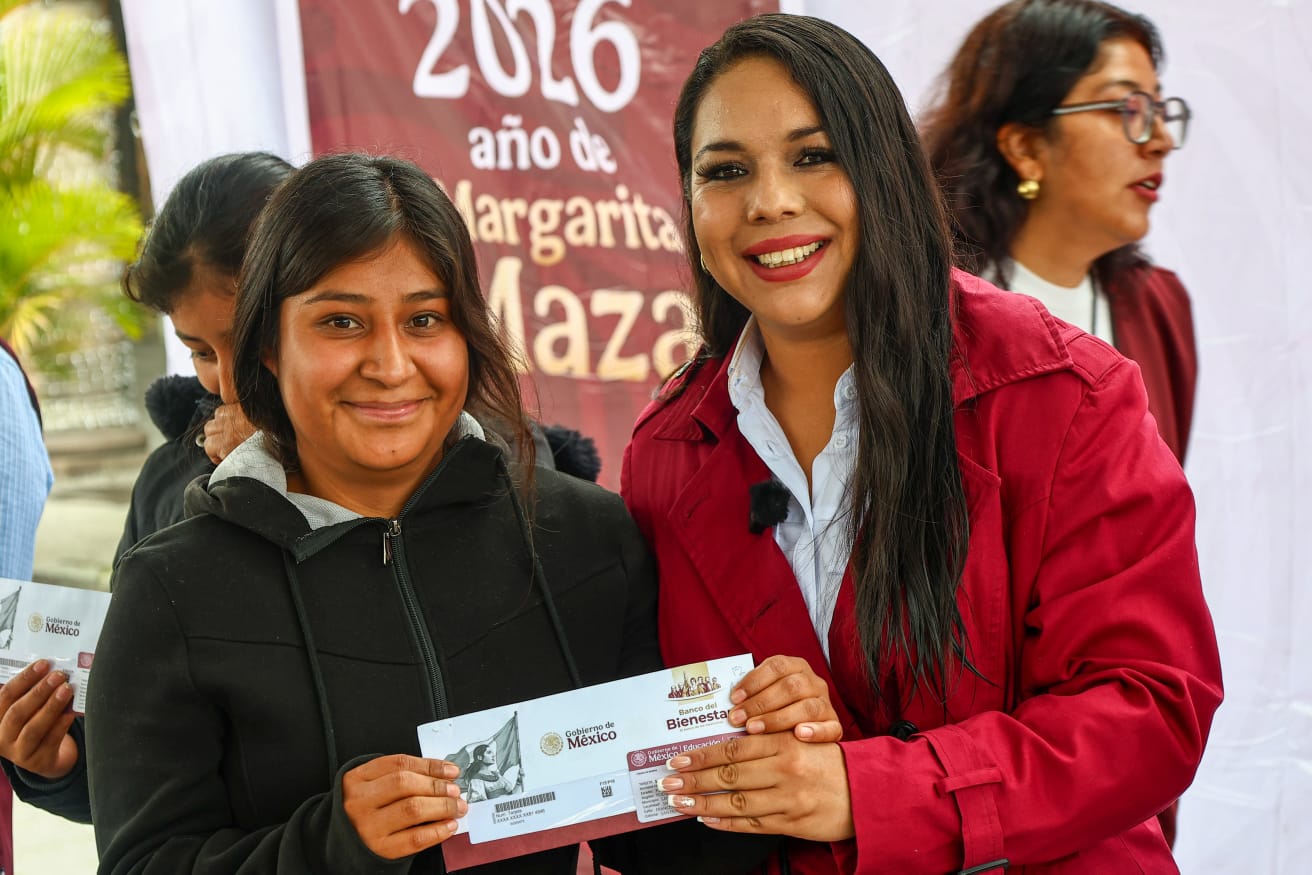 Claudia Sheinbaum y Tonantzin Fernández trabajan juntas por la educación de los cholultecas