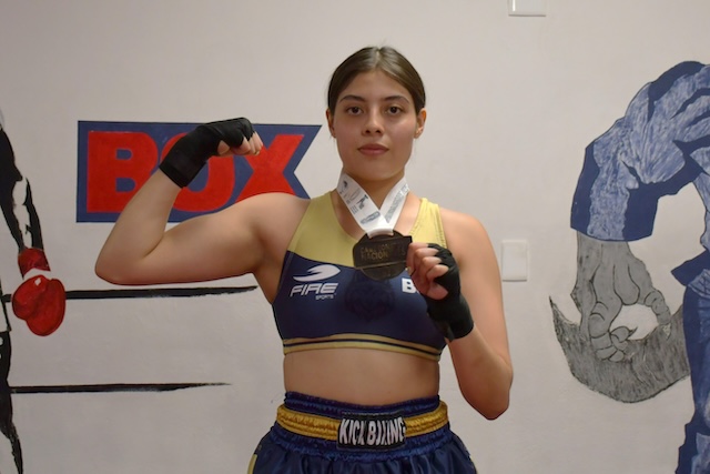 Camila, obtuvo oro en Kickboxing en Campeonato Nacional