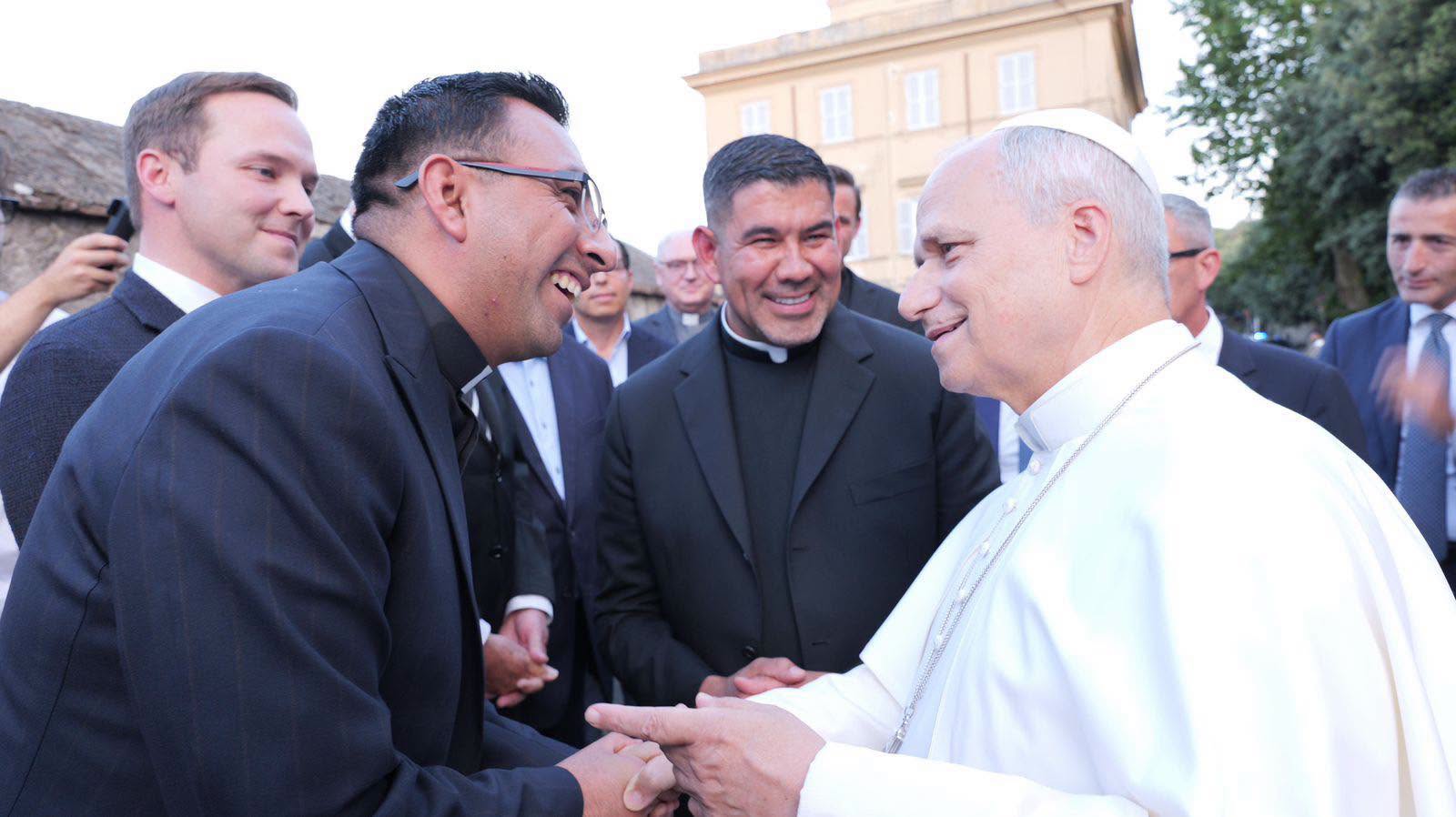 El padre poblano Leonel Báez, designado por el Papa León XIV para el servicio de la Santa Sede