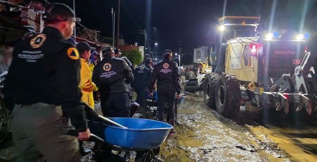 Se mantienen labores de ayuda a damnificados de desbordamiento de río en Chalchicomula de Sesma