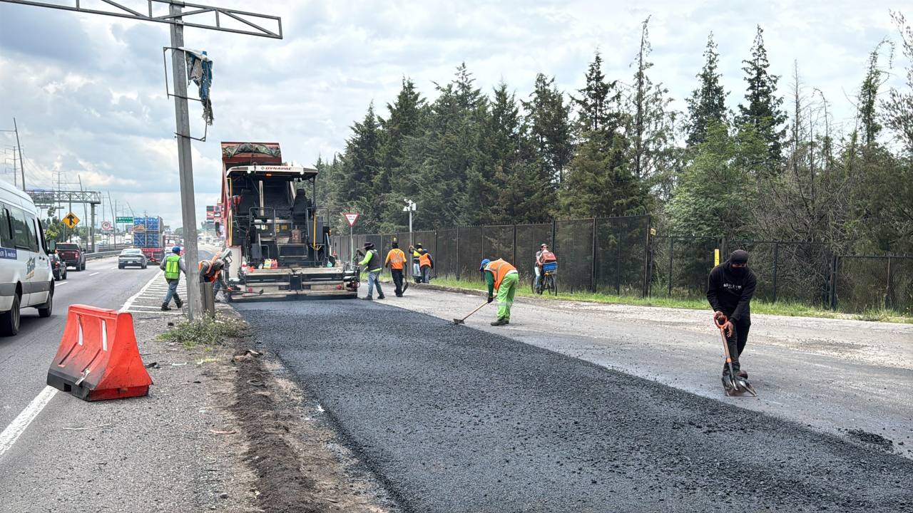 Avanza pavimentación de vialidades en Puebla y Tlacotepec con 3.57 km intervenidos