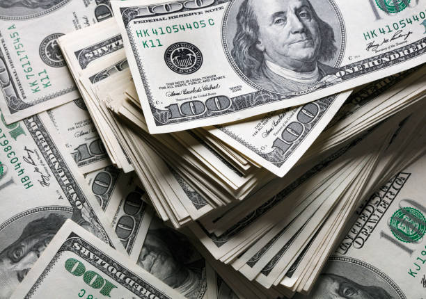 ¡Respira el peso! Dólar retrocede tras pacto entre EU e Irán y mejora el ánimo de los mercados