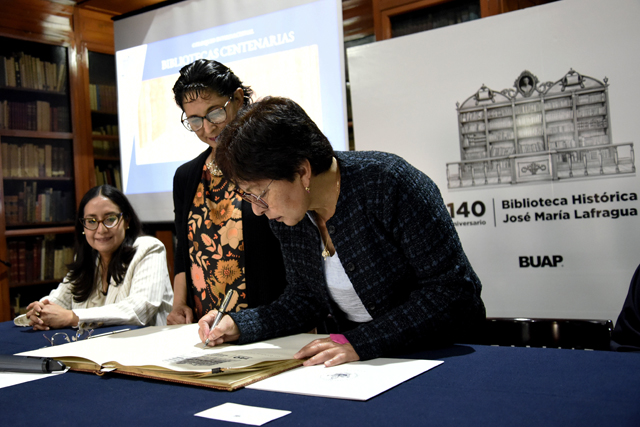 La Rectora Lilia Cedillo inauguró el Coloquio Internacional Bibliotecas Centenarias