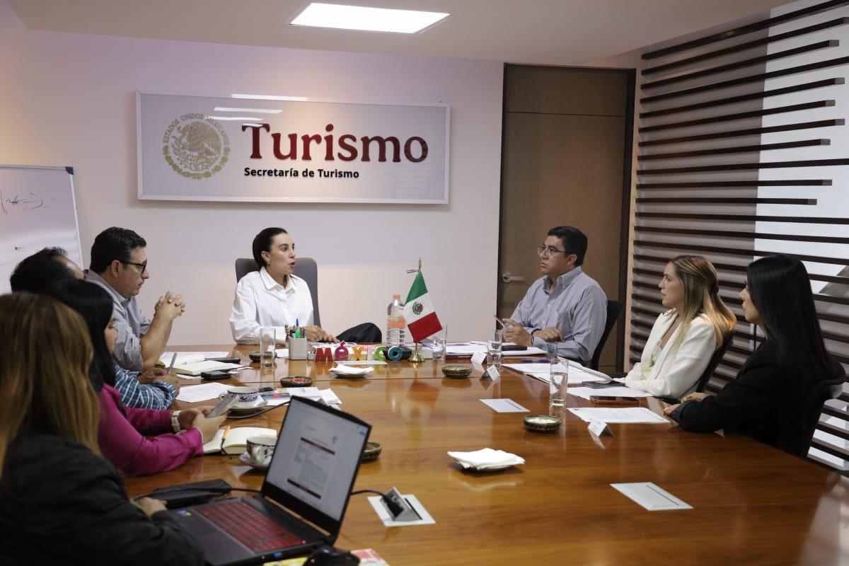 Evalúan agenda turística nacional Josefina Rodríguez y Karla López 