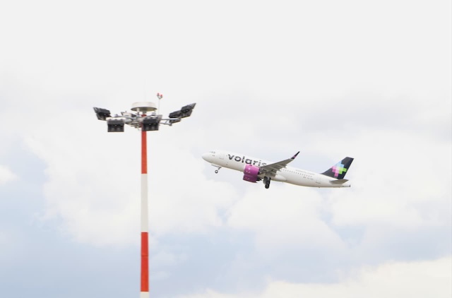 Volaris inaugura la ruta Puebla–Los Ángeles 
