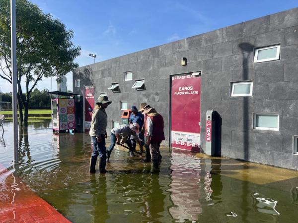Atiende Convenciones y Parques afectaciones por lluvias en el Parque Metropolitano y Parque del Arte