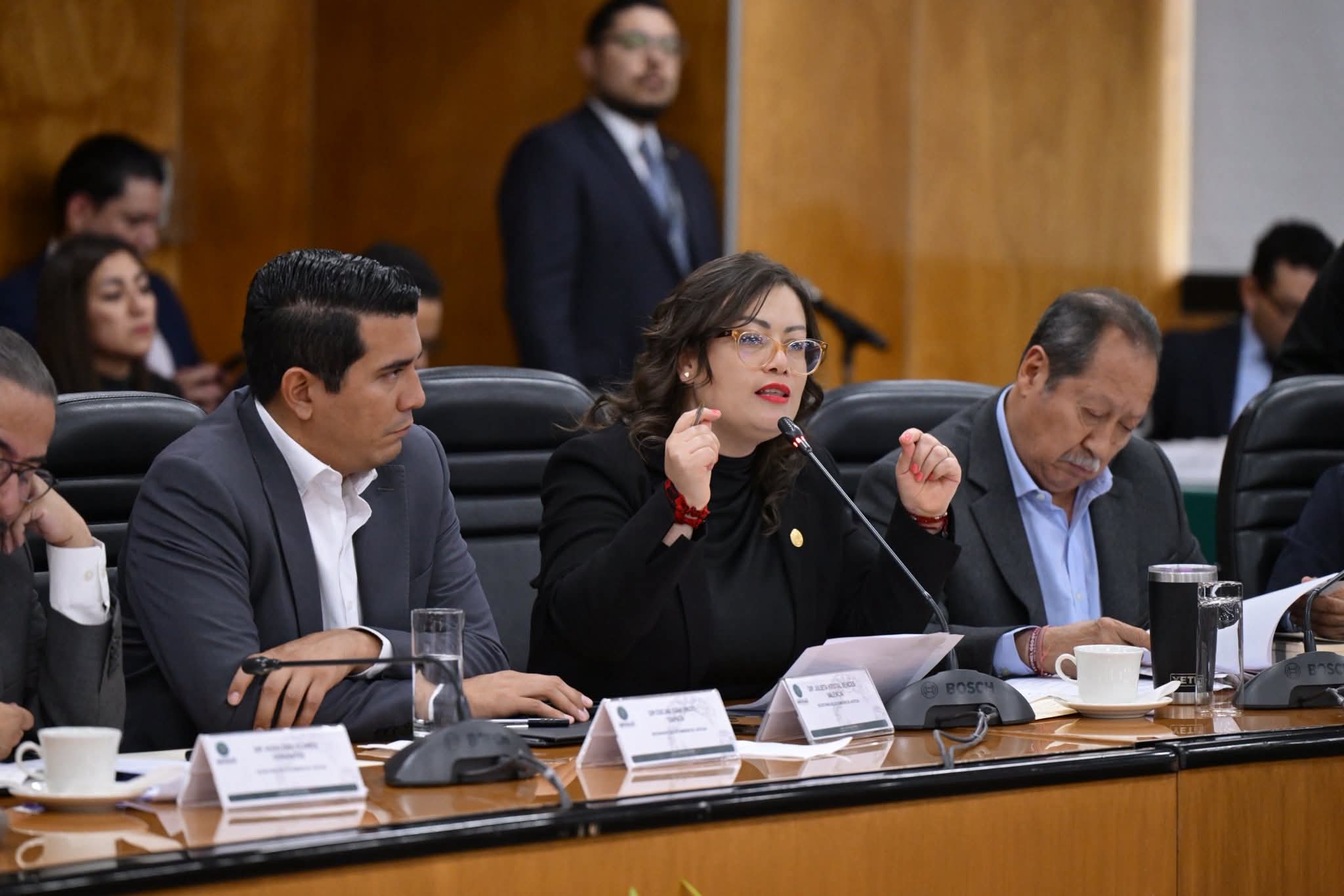 Buscan castigar con todo a quienes obliguen a menores a vivir en pareja.