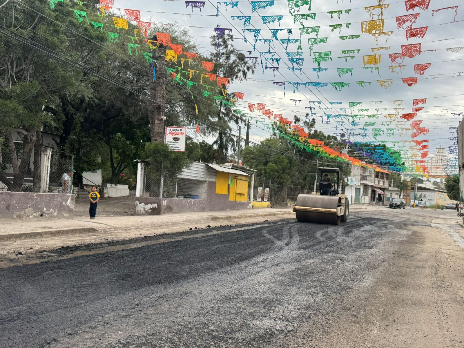 Interviene Gobierno del Estado tramo carretero San Diego Chalma – Santa Cruz Acapa en Tehuacán