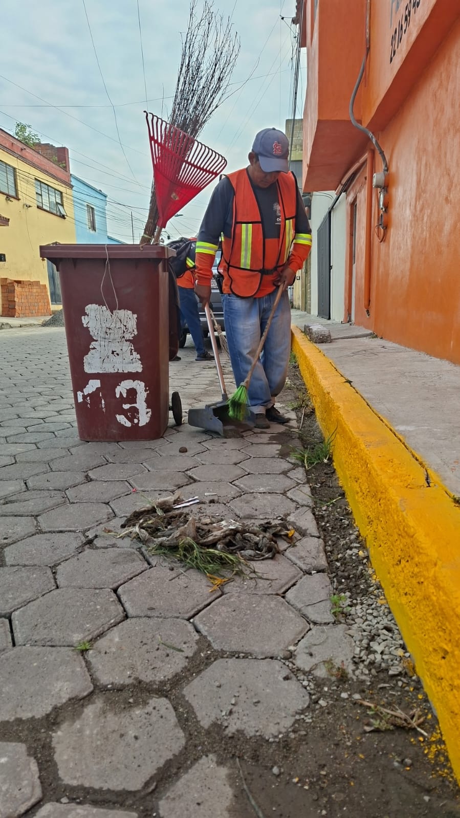 Tonantzin Fernández pone en marcha el programa «Barriendo tu Calle»
