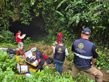 Continúa el rescate de atrapados en la gruta de Chichicazapa