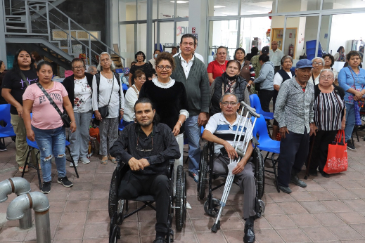 Entrega Sistema DIF Cuautlancingo aparatos funcionales a 21 personas 