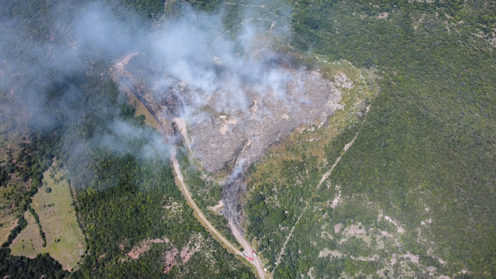 A paso firme contra el fuego; Protección Civil reporta 60% de control en Acatlán