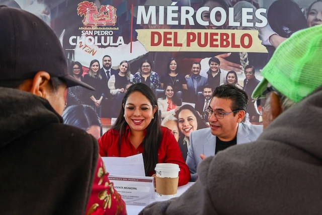 Entrega de aparatos funcionales a cholultecas