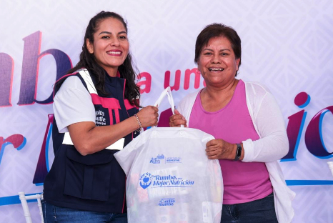Alcalde Lupita Cuautle mantiene entrega de despensas a 4 mil familias 