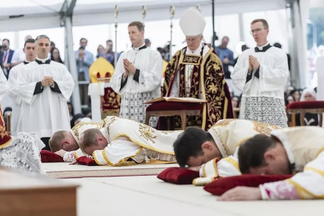 Nuevo cisma en la Iglesia Católica; rebeldía de lefevristas  