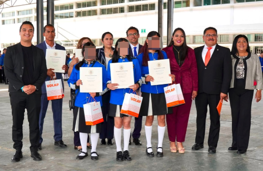 Becas universitarias a cholultecas