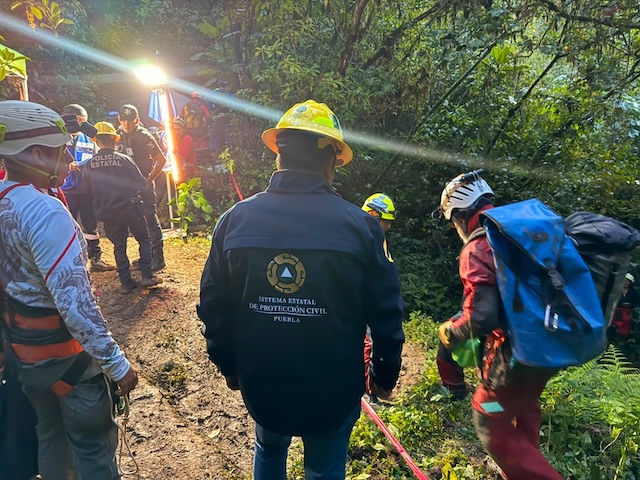Van dos cuerpos localizados en las Grutas de Chichicazapa